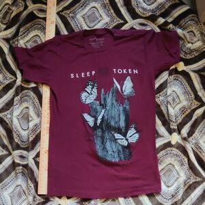 Burgundy Graphic T-Shirt